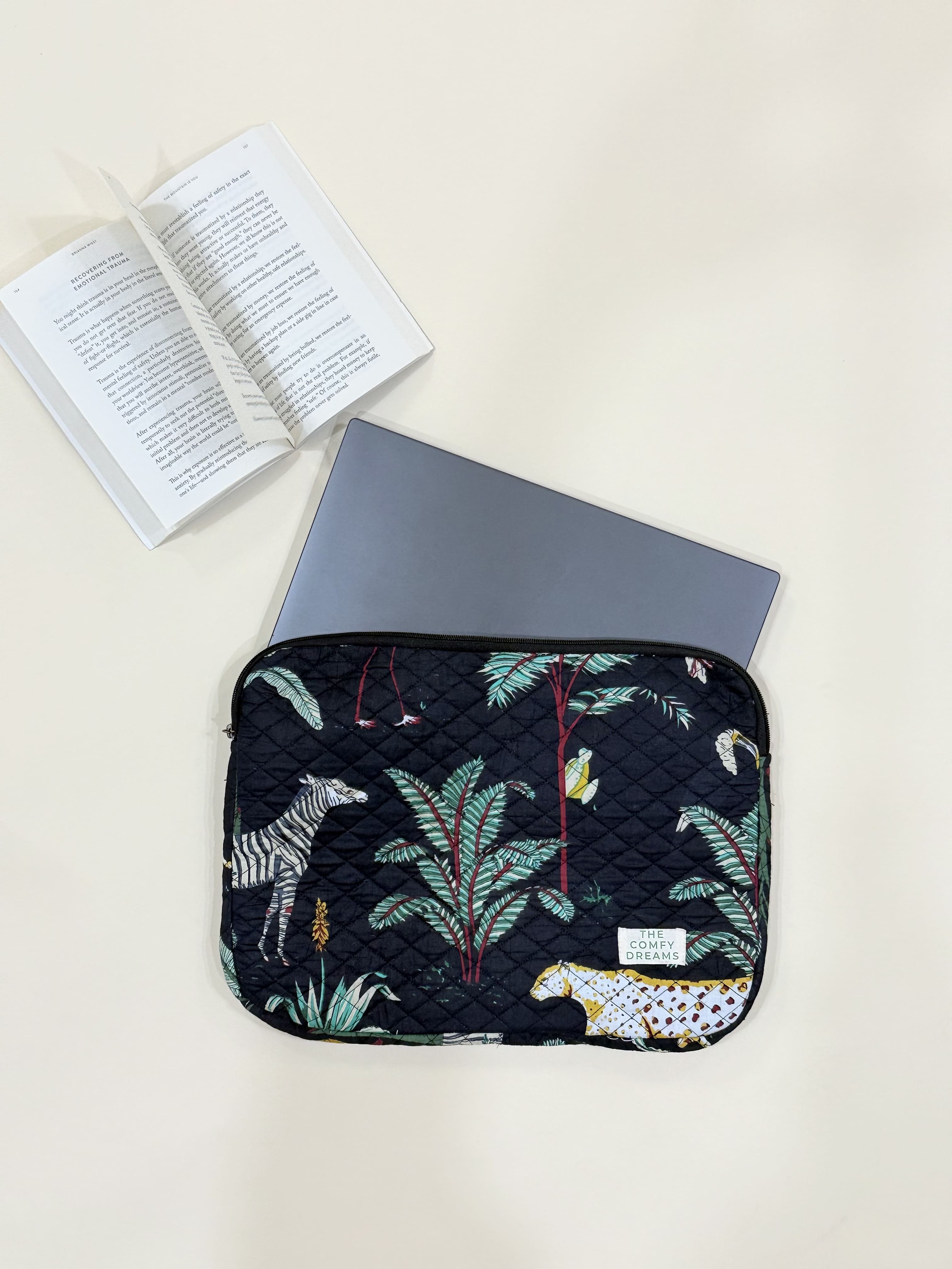 “Tropical Safari Quilted Laptop Sleeve Bag - The Comfy Dreams