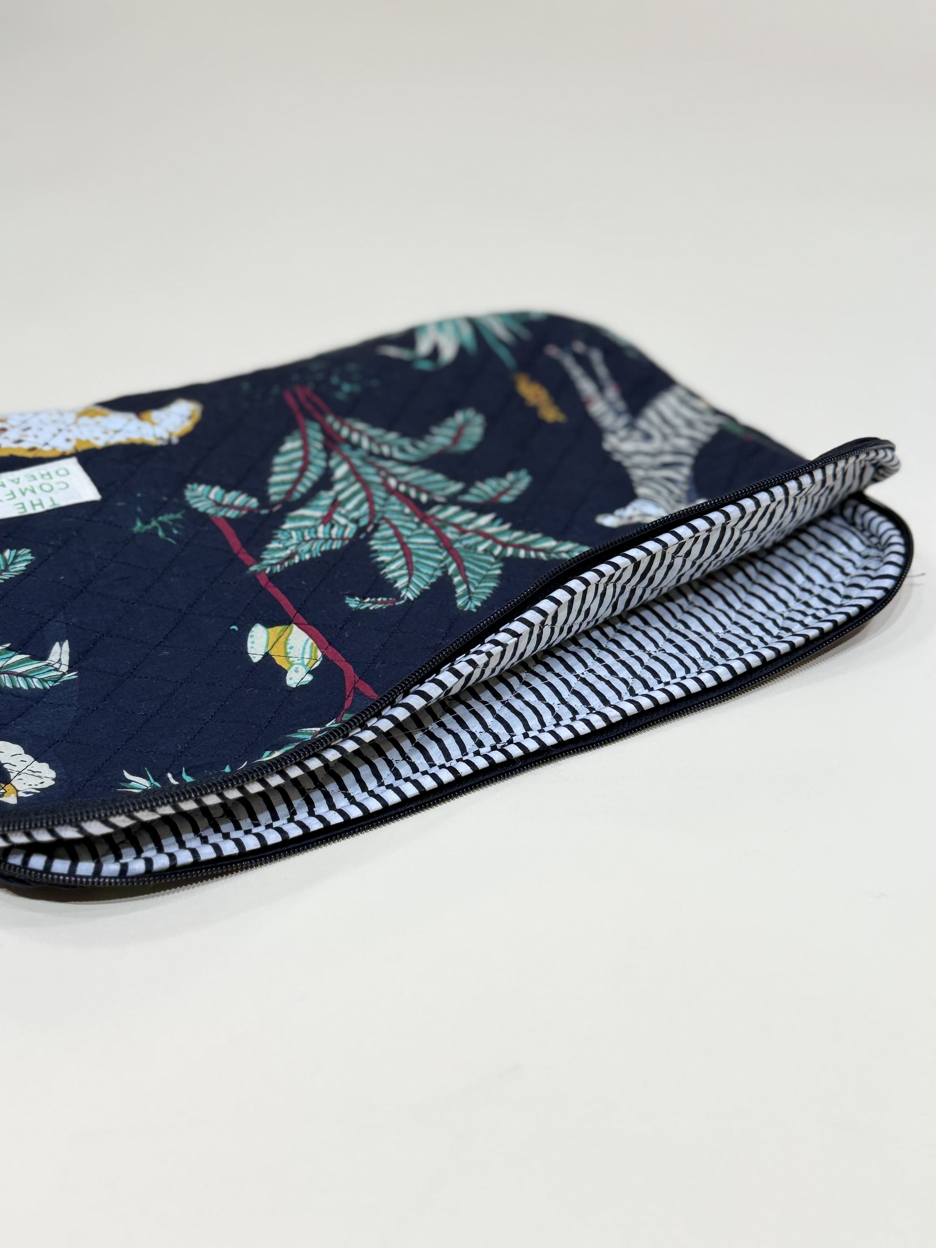 “Tropical Safari Quilted Laptop Sleeve Bag - The Comfy Dreams