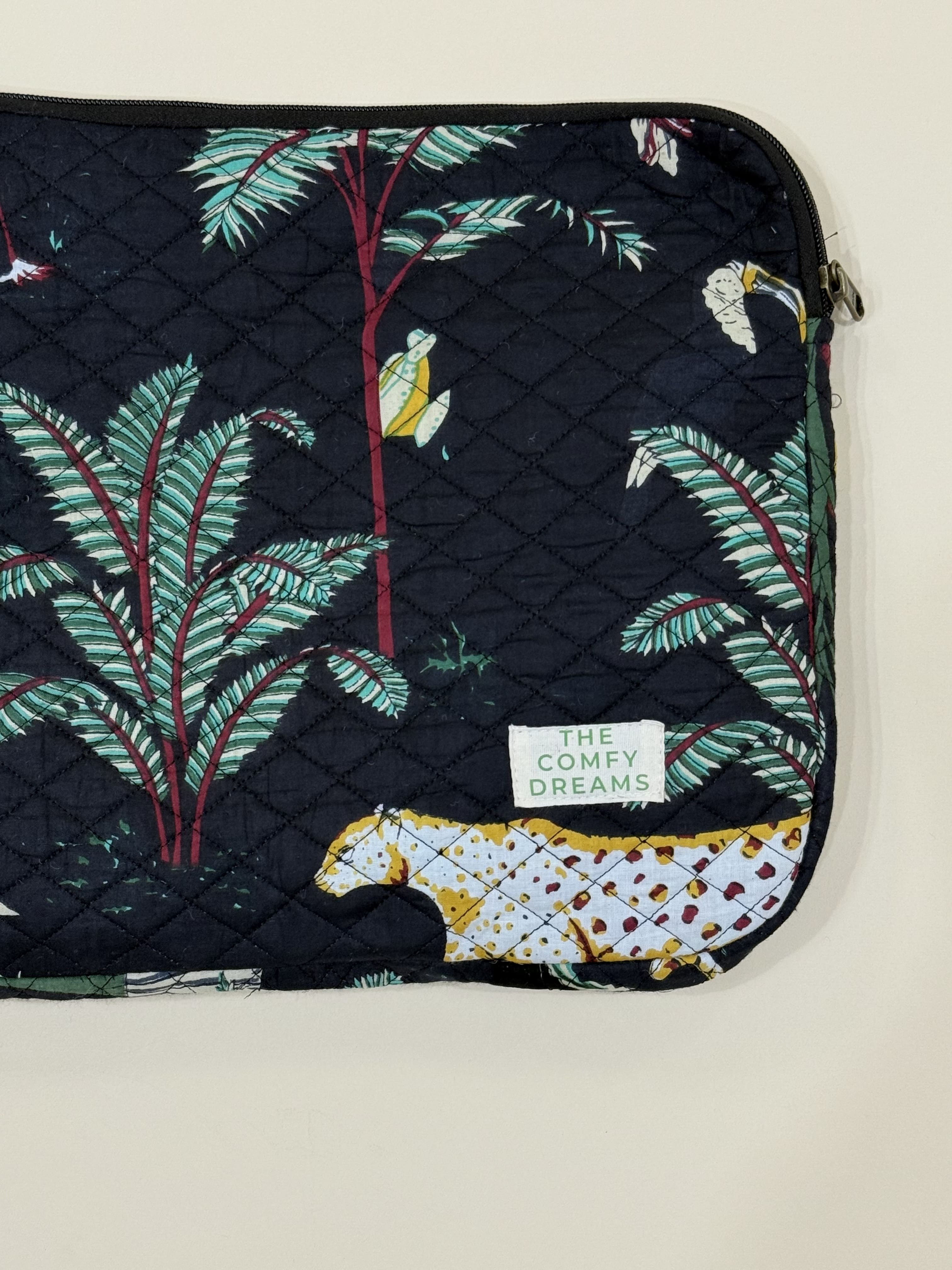“Tropical Safari Quilted Laptop Sleeve Bag - The Comfy Dreams