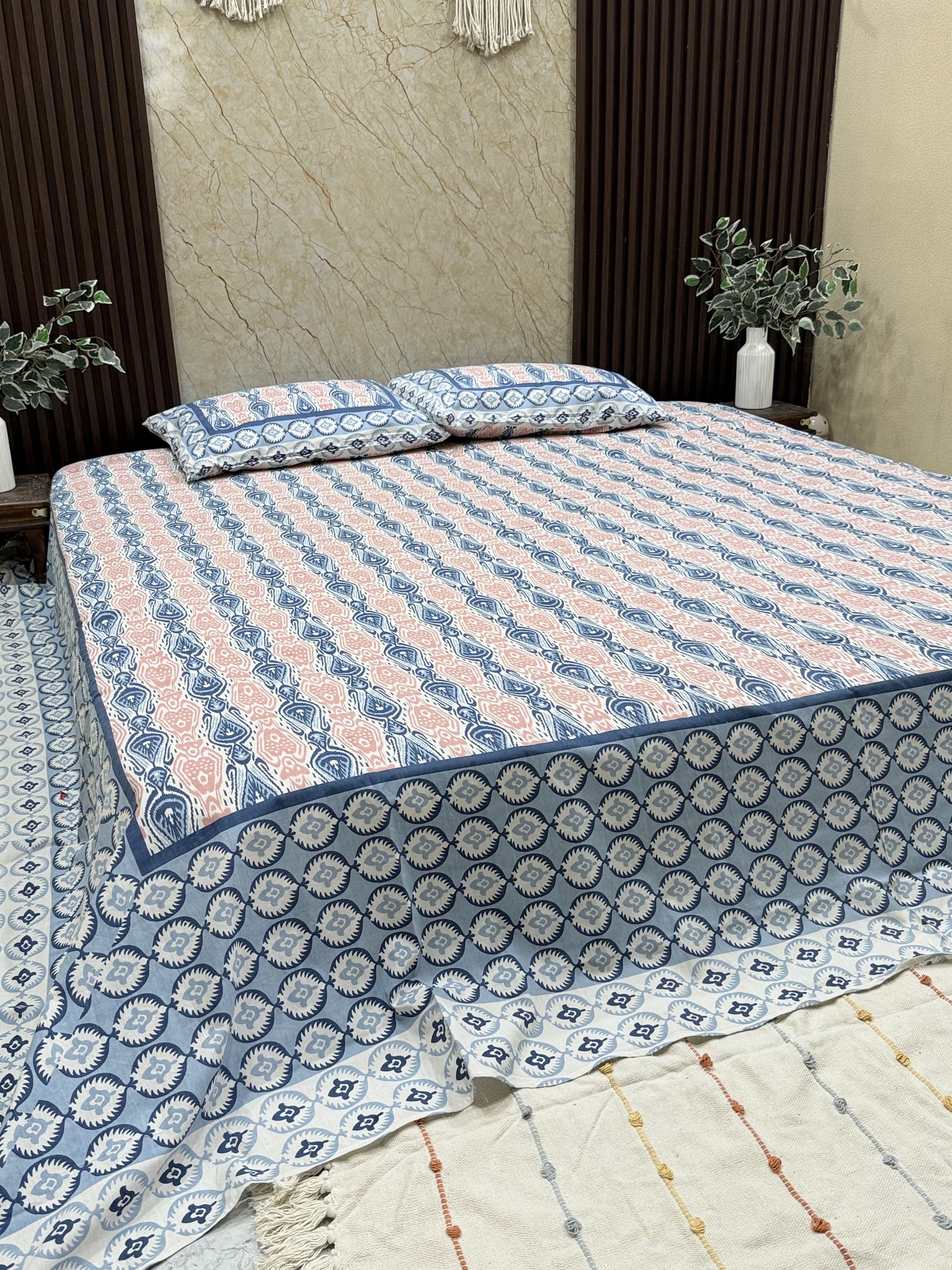 Blue & Coral Paisley Cotton Bedsheet Set - The Comfy Dreams