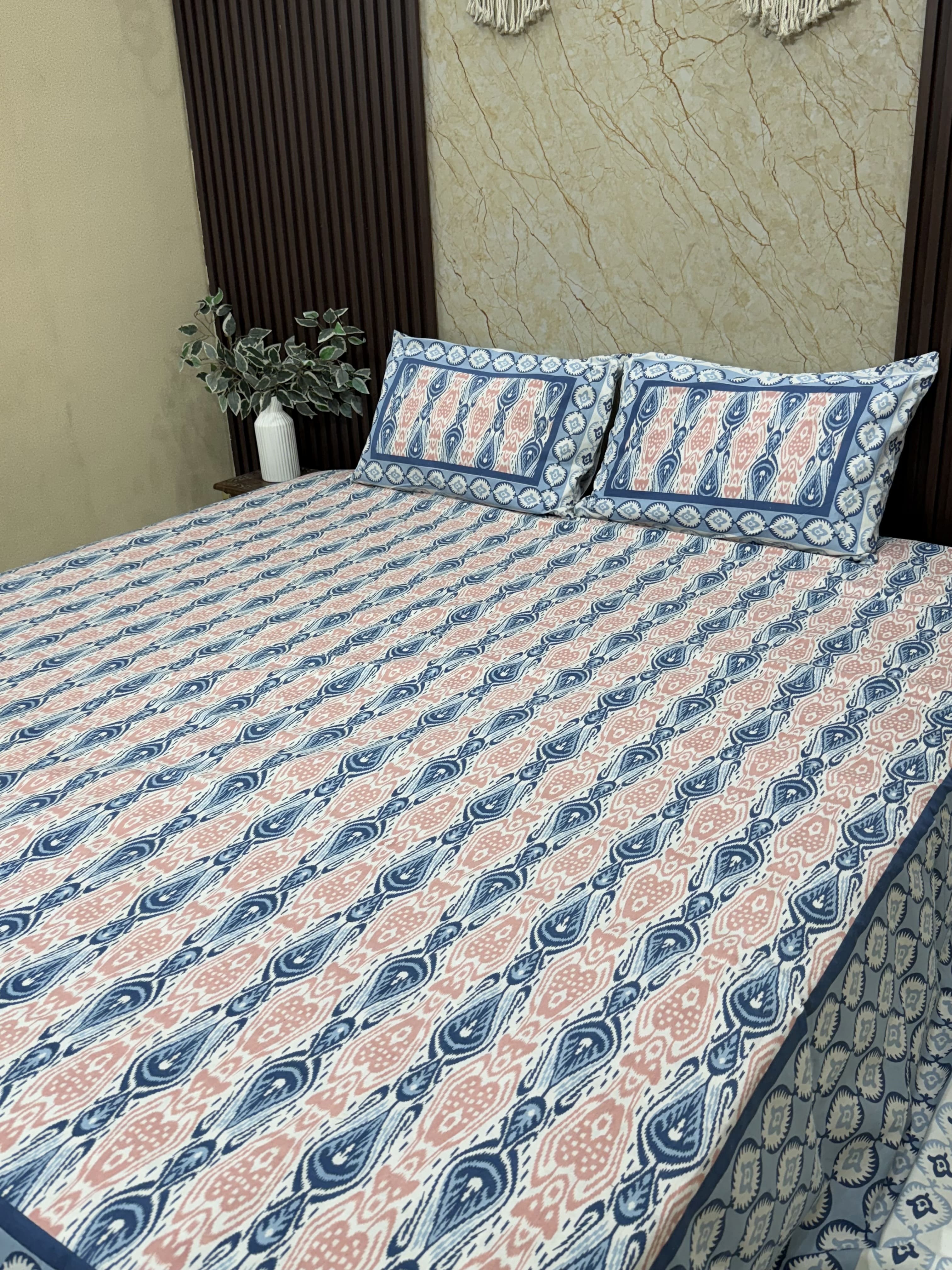 Blue & Coral Paisley Cotton Bedsheet Set - The Comfy Dreams